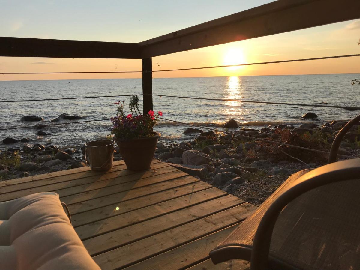 Pebble Springs Bnb Grand Beach Exterior photo